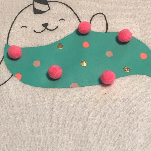 Cat & Jack White LS Graphic Blouse 
4 / 5 XS Extra Small 
Seal with Pink Tassels - Picture 11 of 15